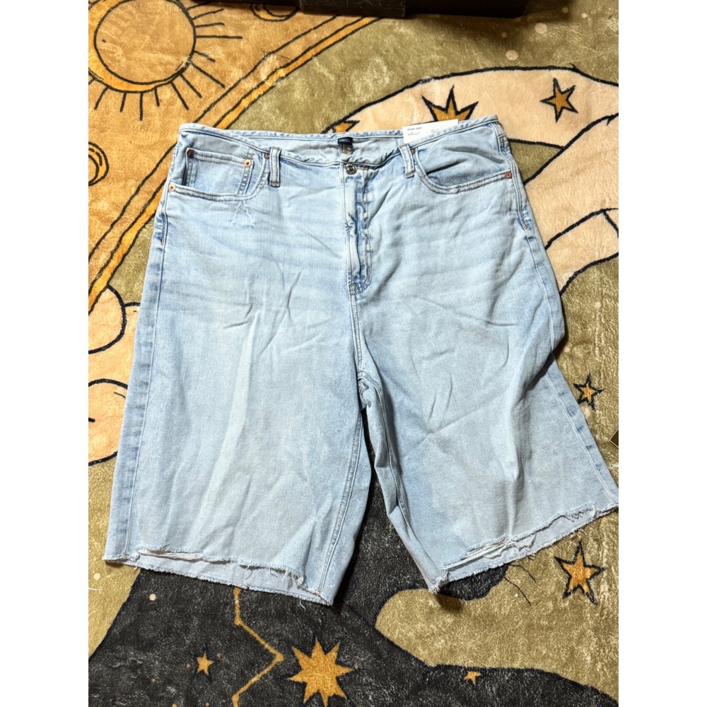 American Eagle Dreamy Drape Denim Jorts Women's Size 14 Light Wash Cut OffShorts